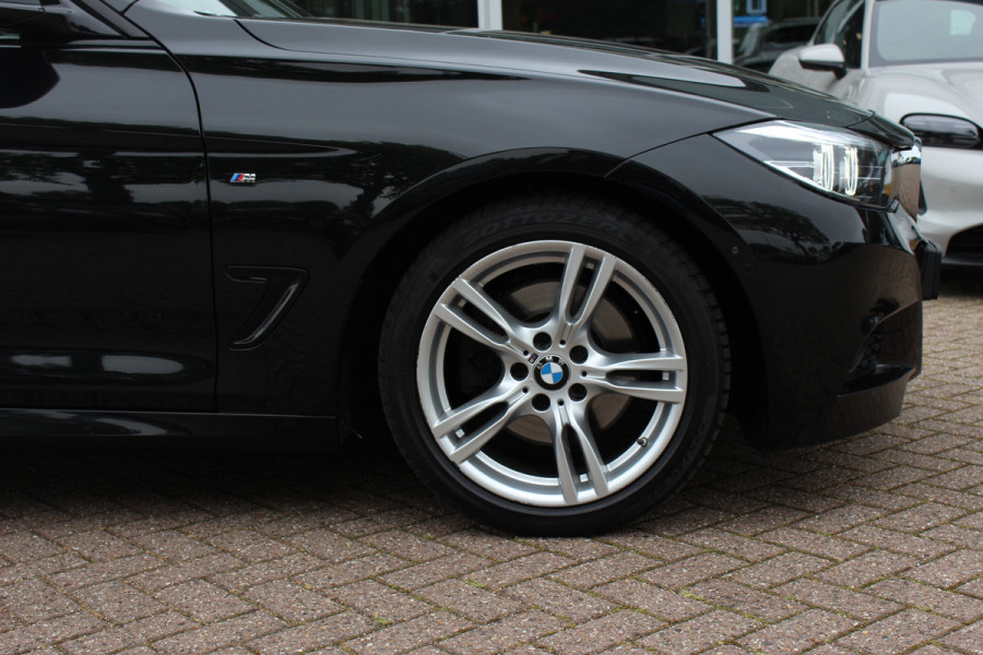 BMW 3-serie Gran Turismo 330i High Executive Ed. M Sport / Panoramadak / Head-up / 360Camera / Harman Kardon / Leder / 18'' / Keyless / Navigatie / DAB / Stoelverwarming / Cruise Control