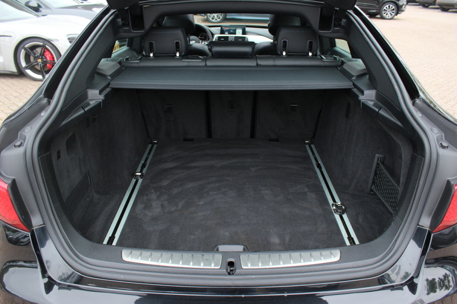 BMW 3-serie Gran Turismo 330i High Executive Ed. M Sport / Panoramadak / Head-up / 360Camera / Harman Kardon / Leder / 18'' / Keyless / Navigatie / DAB / Stoelverwarming / Cruise Control