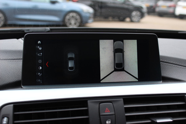 BMW 3-serie Gran Turismo 330i High Executive Ed. M Sport / Panoramadak / Head-up / 360Camera / Harman Kardon / Leder / 18'' / Keyless / Navigatie / DAB / Stoelverwarming / Cruise Control