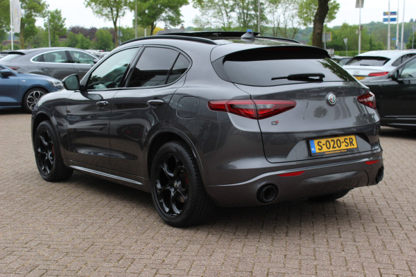 Alfa Romeo Stelvio 2.0 T AWD Super / Panoramadak / Camera / Leder / 19'' / CarPlay / Navigatie / Stoel+Stuurverwarming / DAB / Dodehoek / Cruise Control
