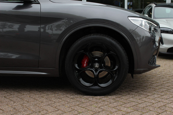 Alfa Romeo Stelvio 2.0 T AWD Super / Panoramadak / Camera / Leder / 19'' / CarPlay / Navigatie / Stoel+Stuurverwarming / DAB / Dodehoek / Cruise Control
