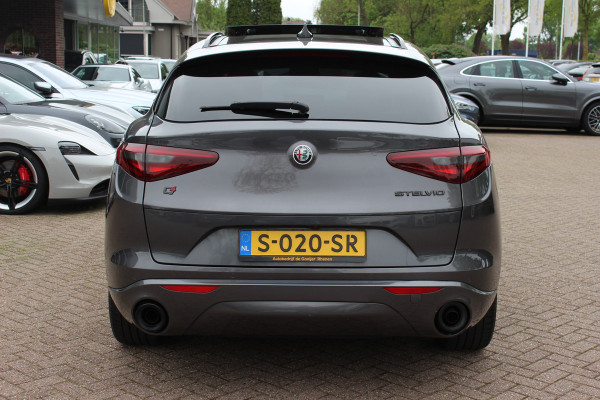 Alfa Romeo Stelvio 2.0 T AWD Super / Panoramadak / Camera / Leder / 19'' / CarPlay / Navigatie / Stoel+Stuurverwarming / DAB / Dodehoek / Cruise Control