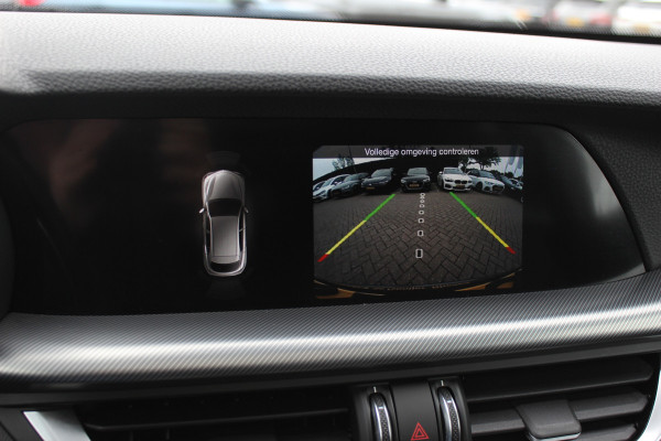 Alfa Romeo Stelvio 2.0 T AWD Super / Panoramadak / Camera / Leder / 19'' / CarPlay / Navigatie / Stoel+Stuurverwarming / DAB / Dodehoek / Cruise Control