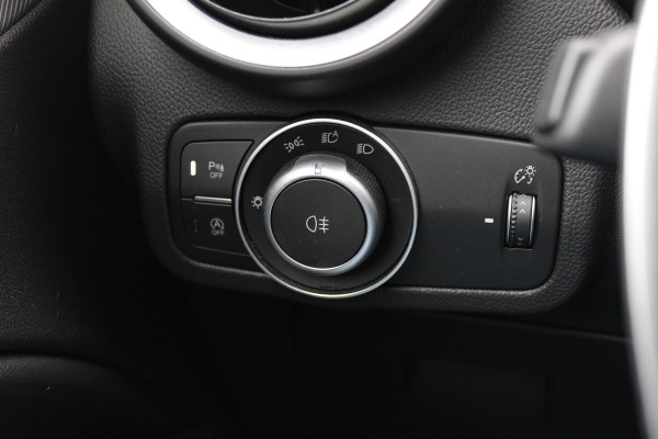 Alfa Romeo Stelvio 2.0 T AWD Super / Panoramadak / Camera / Leder / 19'' / CarPlay / Navigatie / Stoel+Stuurverwarming / DAB / Dodehoek / Cruise Control