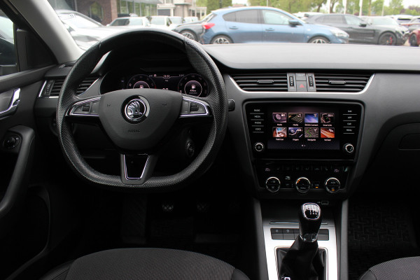 Škoda Octavia Combi 1.0 TSI Greentech Business Edition / Trekhaak / Virtual Cockpit / CarPlay / Parkeerhulp V+A / 16'' / Stoelverwarming / DAB / Cruise Control / Elektr. achterklep