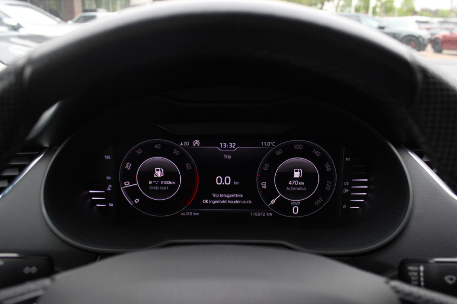 Škoda Octavia Combi 1.0 TSI Greentech Business Edition / Trekhaak / Virtual Cockpit / CarPlay / Parkeerhulp V+A / 16'' / Stoelverwarming / DAB / Cruise Control / Elektr. achterklep