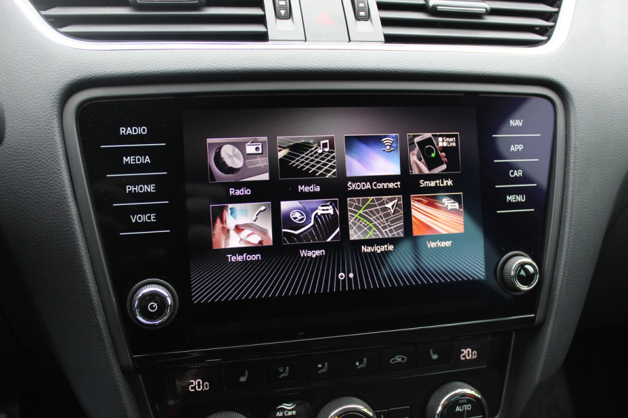 Škoda Octavia Combi 1.0 TSI Greentech Business Edition / Trekhaak / Virtual Cockpit / CarPlay / Parkeerhulp V+A / 16'' / Stoelverwarming / DAB / Cruise Control / Elektr. achterklep