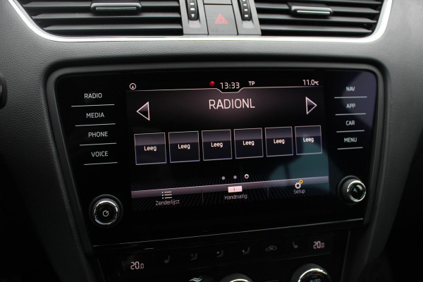 Škoda Octavia Combi 1.0 TSI Greentech Business Edition / Trekhaak / Virtual Cockpit / CarPlay / Parkeerhulp V+A / 16'' / Stoelverwarming / DAB / Cruise Control / Elektr. achterklep