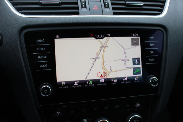 Škoda Octavia Combi 1.0 TSI Greentech Business Edition / Trekhaak / Virtual Cockpit / CarPlay / Parkeerhulp V+A / 16'' / Stoelverwarming / DAB / Cruise Control / Elektr. achterklep