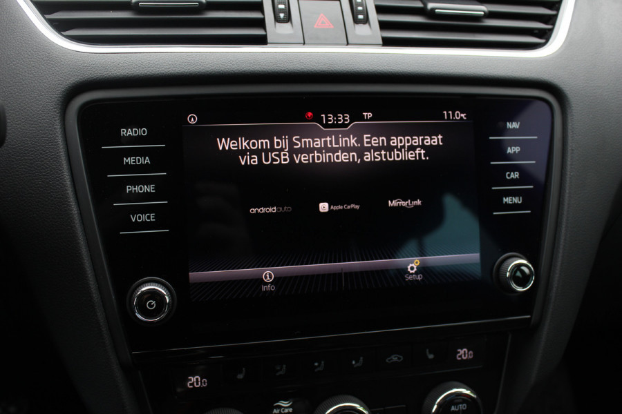 Škoda Octavia Combi 1.0 TSI Greentech Business Edition / Trekhaak / Virtual Cockpit / CarPlay / Parkeerhulp V+A / 16'' / Stoelverwarming / DAB / Cruise Control / Elektr. achterklep