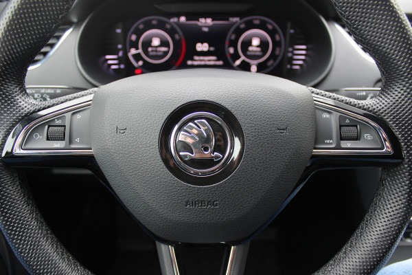 Škoda Octavia Combi 1.0 TSI Greentech Business Edition / Trekhaak / Virtual Cockpit / CarPlay / Parkeerhulp V+A / 16'' / Stoelverwarming / DAB / Cruise Control / Elektr. achterklep