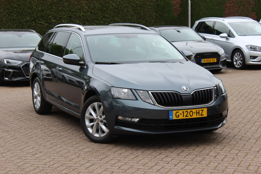 Škoda Octavia Combi 1.0 TSI Greentech Business Edition / Trekhaak / Virtual Cockpit / CarPlay / Parkeerhulp V+A / 16'' / Stoelverwarming / DAB / Cruise Control / Elektr. achterklep