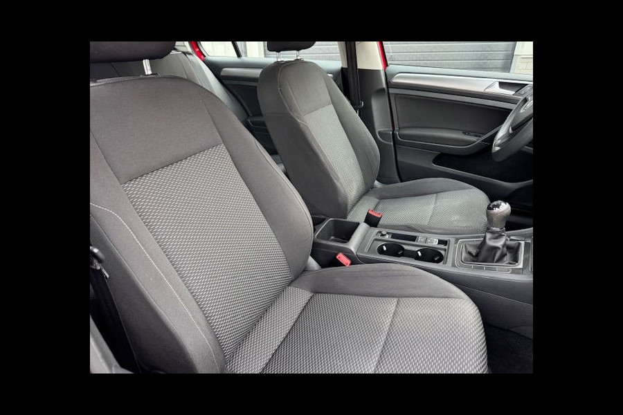 Volkswagen Golf 1.0 TSI 5deurs Sport Trendline Airco,Navigatie,Two Tone Nette Auto