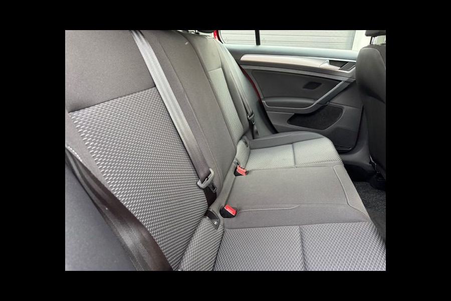 Volkswagen Golf 1.0 TSI 5deurs Sport Trendline Airco,Navigatie,Two Tone Nette Auto