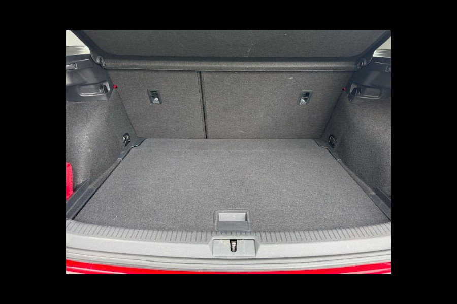 Volkswagen Golf 1.0 TSI 5deurs Sport Trendline Airco,Navigatie,Two Tone Nette Auto