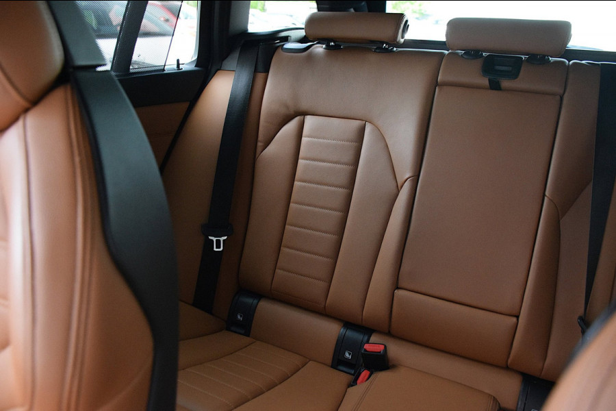 BMW 3 Serie Touring 330e*M-Pakket*Dak*Trekhaak*140Dkm*Keyless*2023*Dravit Grau*INDIVIDUAL*