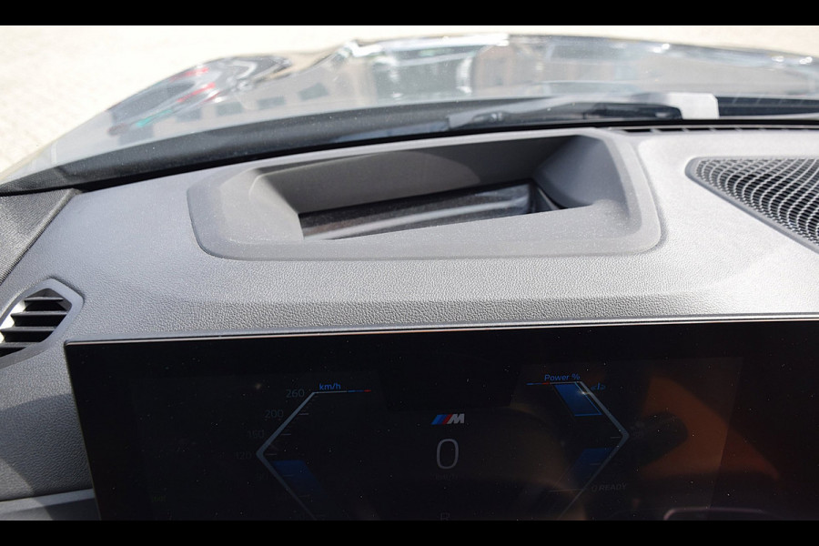 BMW 3 Serie Touring 330e*M-Pakket*Dak*Trekhaak*140Dkm*Keyless*2023*Dravit Grau*INDIVIDUAL*
