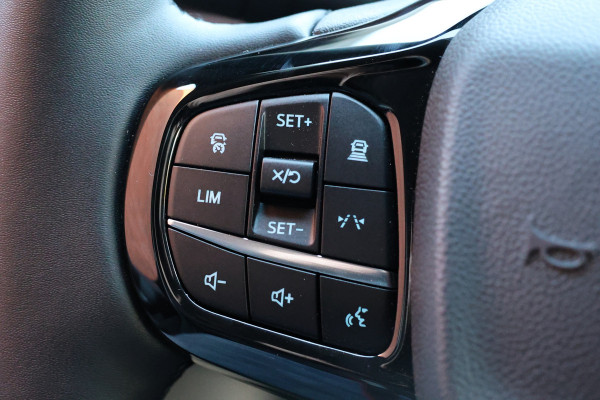 Ford Transit Custom 320 2.0 TDCI 170 PK L2H1 Limited DC | Dubbel Cabine | ACC | Blind Spot | Navigatie | Camera | CarPlay | Lane Assist | Trekhaak | BPM VRIJ | Verlengde fabrieksgarantie tot 12-2029 | 5-Zitter | AV Edition