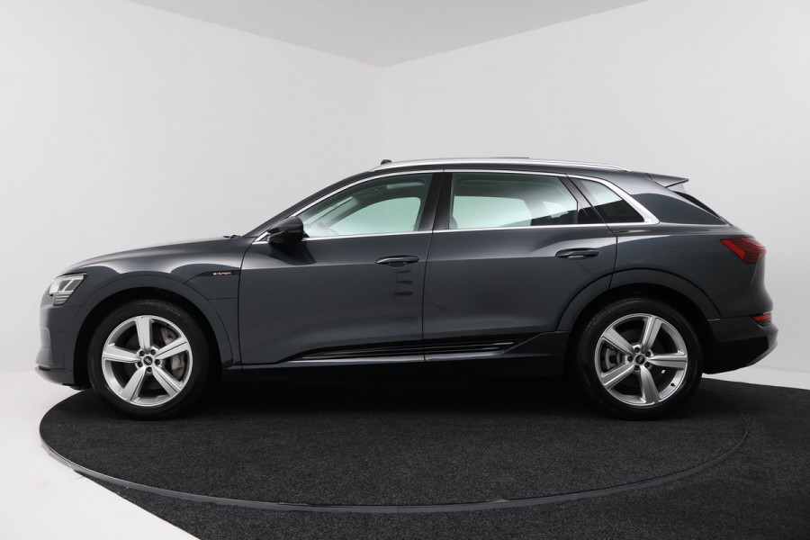 Audi e-tron 50 quattro Business edition Plus 71 kWh (PANORAMADAK, STOELVERWARMING, CAMERA, ELEKTR STOELEN, NAVIGATIE)