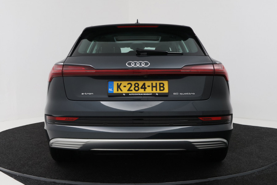 Audi e-tron 50 quattro Business edition Plus 71 kWh (PANORAMADAK, STOELVERWARMING, CAMERA, ELEKTR STOELEN, NAVIGATIE)