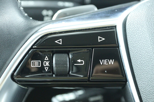 Audi e-tron 50 quattro Business edition Plus 71 kWh (PANORAMADAK, STOELVERWARMING, CAMERA, ELEKTR STOELEN, NAVIGATIE)