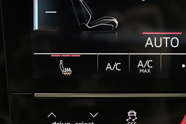 Audi e-tron 50 quattro Business edition Plus 71 kWh (PANORAMADAK, STOELVERWARMING, CAMERA, ELEKTR STOELEN, NAVIGATIE)
