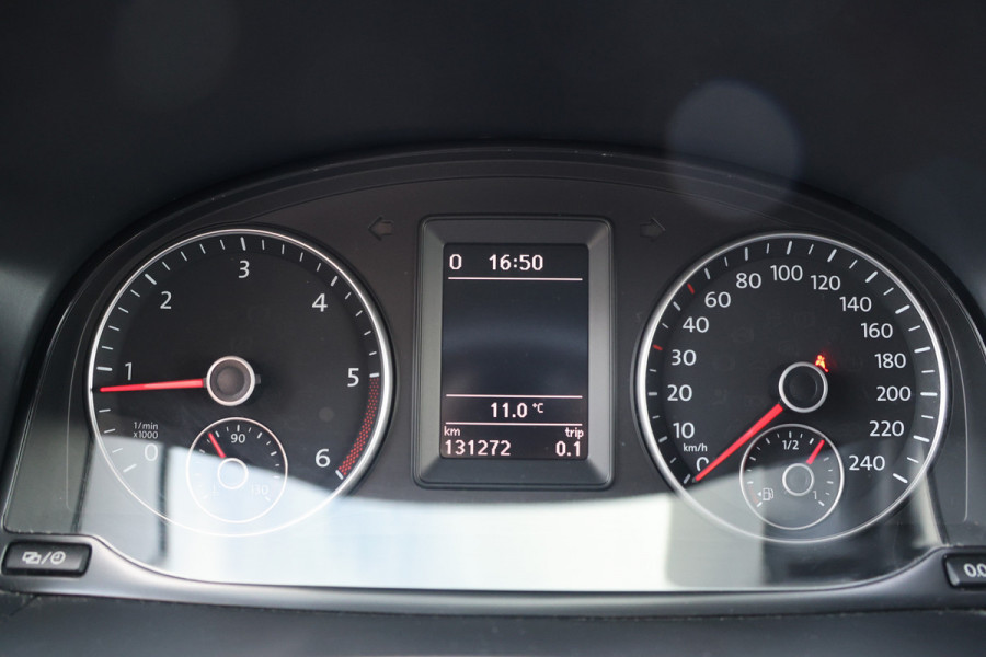 Volkswagen Caddy 2.0 TDI Exclusive 185 PK | Bi-Xenon | ACC | CarPlay | Navigatie | PDC | MF Stuur | Trekhaak | Nieuwe APK | Alarm | Schroefset | Spoilerkit | Dealer onderhouden