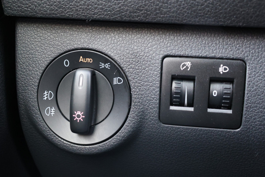 Volkswagen Caddy 2.0 TDI Exclusive 185 PK | Bi-Xenon | ACC | CarPlay | Navigatie | PDC | MF Stuur | Trekhaak | Nieuwe APK | Alarm | Schroefset | Spoilerkit | Dealer onderhouden