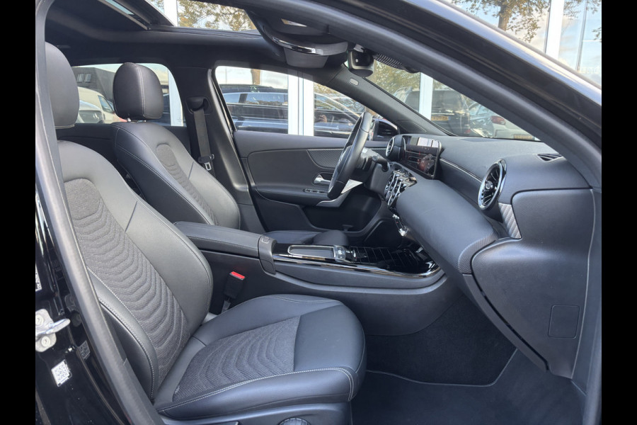 Mercedes-Benz A-Klasse 180 Business Line | Automaat | Pano | Parkeer Camera | Stoelverwarming