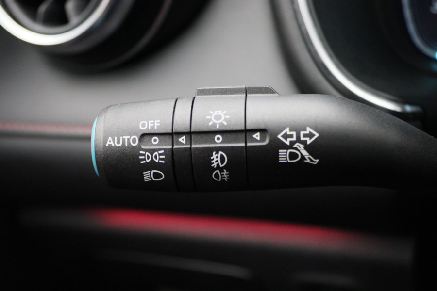 MG EHS 1.5 TGDI PHEV Luxury 360° Camera, Panoramadak, Leer, ACC, Apple Carplay, DAB, 18"
