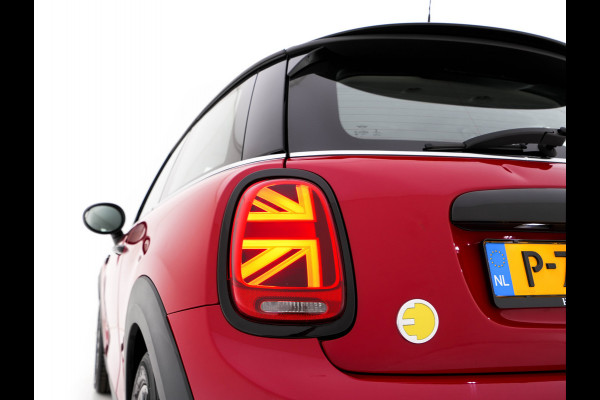 MINI Mini Electric Business Edition 33 kWh [ 3-Fase-11kW ] {SOH-100%} (INCL-BTW) Aut. *LEATHER | FULL-LED | KEYLESS | SPORTSEATS | NAVI-FULLMAP | ECC | AMBIENTLIGHT | DAB | DIGI-COCKPIT | PDC | 17"ALU*