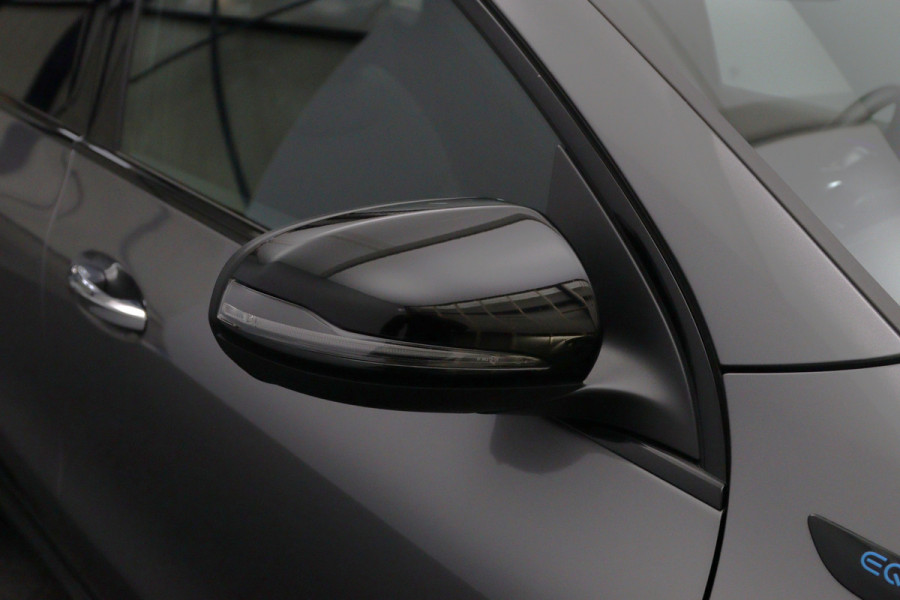 Mercedes-Benz EQA 250 AMG Line 67 kWh 190 PK, Panoramadak, Leder, Stoelkoeling-Verwarming, Sfeerverlichting