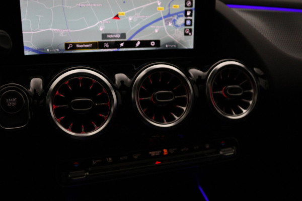 Mercedes-Benz EQA 250 AMG Line 67 kWh 190 PK, Panoramadak, Leder, Stoelkoeling-Verwarming, Sfeerverlichting