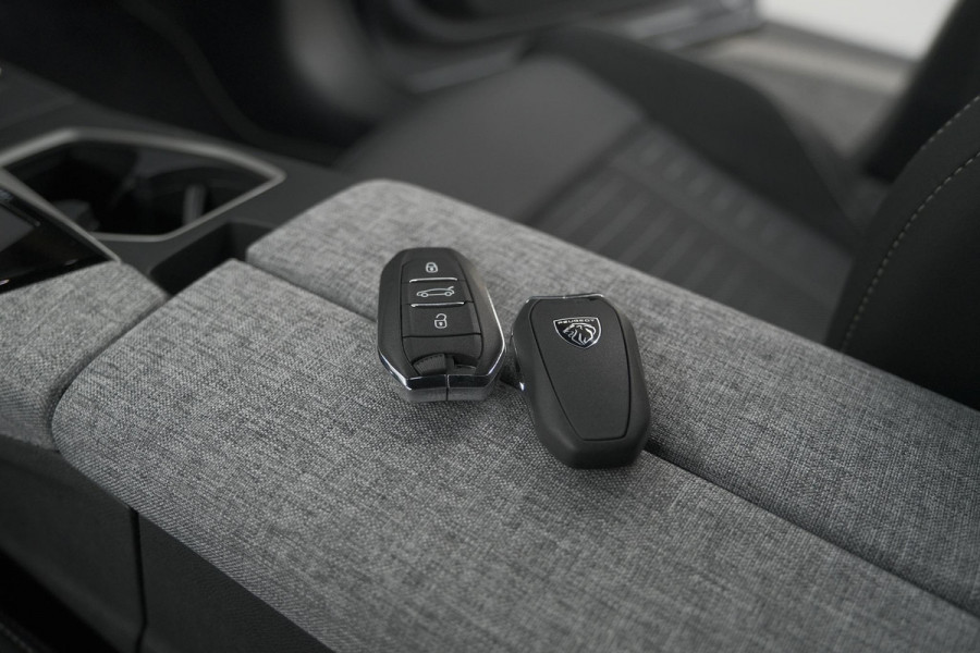 Peugeot 5008 HYbrid 145 e-DCS6 GT Exclusive | Panoramadak | Camera | Elektrische Achterklep | Adaptieve Cruise Control