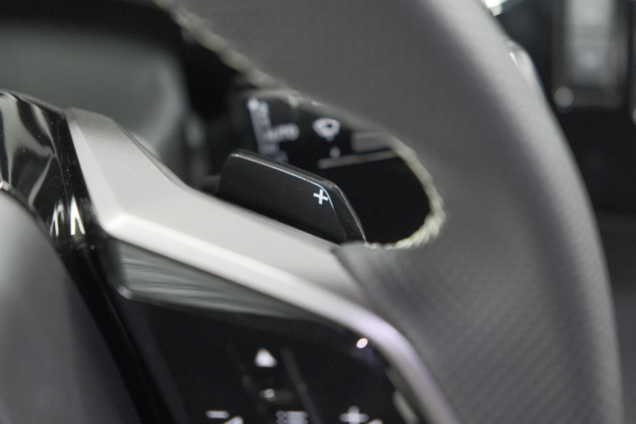Peugeot 5008 HYbrid 145 e-DCS6 GT Exclusive | Panoramadak | Camera | Elektrische Achterklep | Adaptieve Cruise Control
