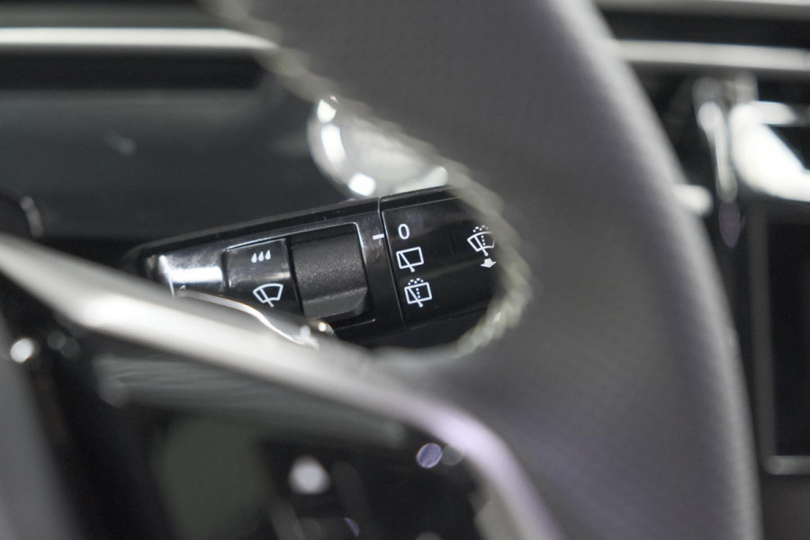 Peugeot 5008 HYbrid 145 e-DCS6 GT Exclusive | Panoramadak | Camera | Elektrische Achterklep | Adaptieve Cruise Control