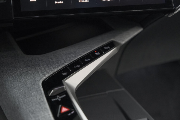 Peugeot 5008 HYbrid 145 e-DCS6 GT Exclusive | Panoramadak | Camera | Elektrische Achterklep | Adaptieve Cruise Control