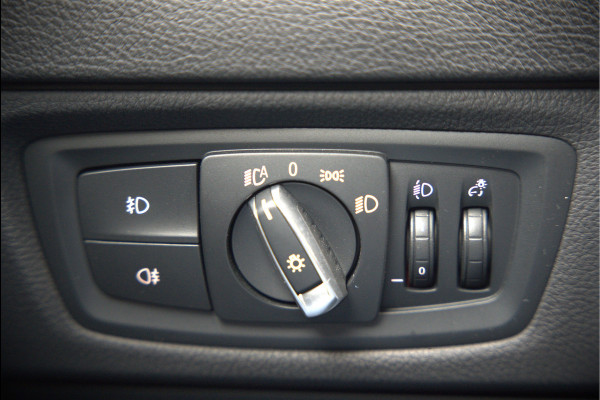 BMW 1-serie 118i Sport Line Edition | Stoelverwarming | Cruise Control | Parkeersensoren | Navigatie | Groot Scherm | Digitale Tellers | Automaat | Keyless | Trekhaak | LED