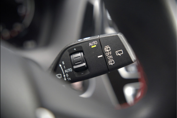 BMW 1-serie 118i Sport Line Edition | Stoelverwarming | Cruise Control | Parkeersensoren | Navigatie | Groot Scherm | Digitale Tellers | Automaat | Keyless | Trekhaak | LED