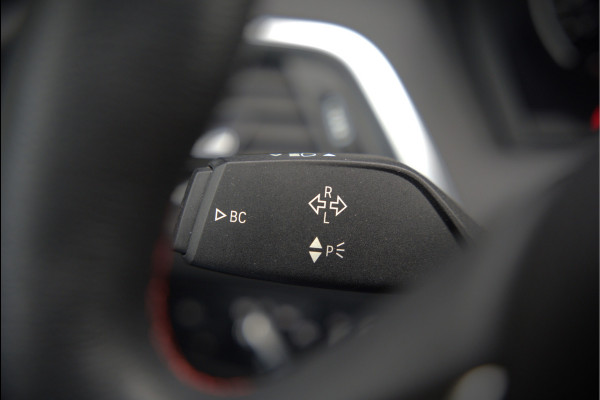 BMW 1-serie 118i Sport Line Edition | Stoelverwarming | Cruise Control | Parkeersensoren | Navigatie | Groot Scherm | Digitale Tellers | Automaat | Keyless | Trekhaak | LED