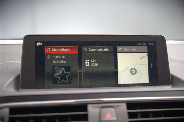 BMW 1-serie 118i Sport Line Edition | Stoelverwarming | Cruise Control | Parkeersensoren | Navigatie | Groot Scherm | Digitale Tellers | Automaat | Keyless | Trekhaak | LED