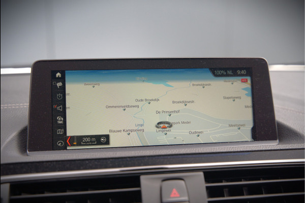 BMW 1-serie 118i Sport Line Edition | Stoelverwarming | Cruise Control | Parkeersensoren | Navigatie | Groot Scherm | Digitale Tellers | Automaat | Keyless | Trekhaak | LED