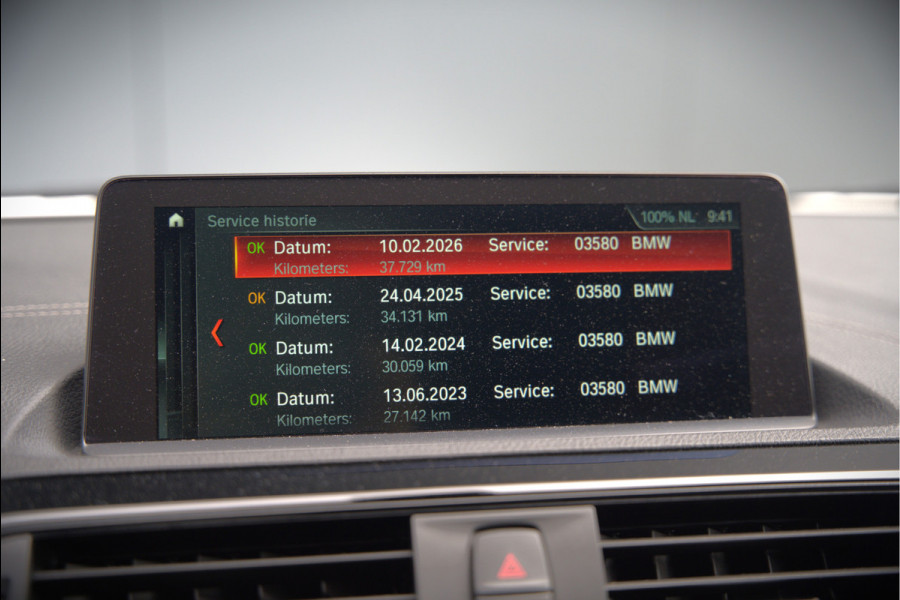 BMW 1-serie 118i Sport Line Edition | Stoelverwarming | Cruise Control | Parkeersensoren | Navigatie | Groot Scherm | Digitale Tellers | Automaat | Keyless | Trekhaak | LED