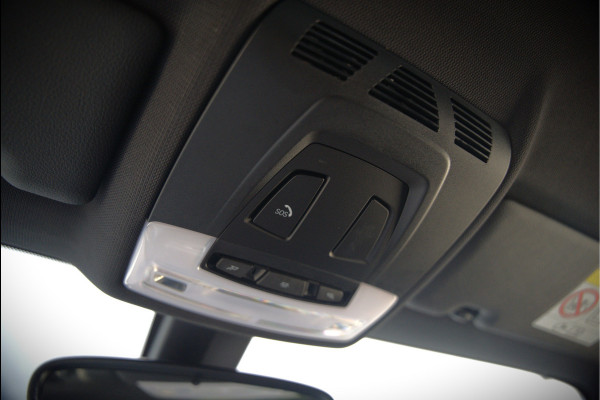 BMW 1-serie 118i Sport Line Edition | Stoelverwarming | Cruise Control | Parkeersensoren | Navigatie | Groot Scherm | Digitale Tellers | Automaat | Keyless | Trekhaak | LED
