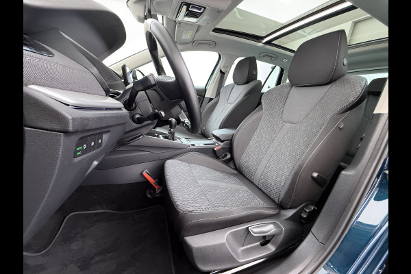 Škoda Octavia Combi 1.0TSI Pano.dak Trekhaak Adap.Cruise Stoelverwarming Navi Ecc Camera Apple Carplay Android Auto Pdc Business Edition Plus Keyless Elek.Achterklep DAB Lmv 17" Led P-Assist Virtual Cockpit Dealeronderhouden 1.300KG Trekgewicht Origineel Nederlandse Auto