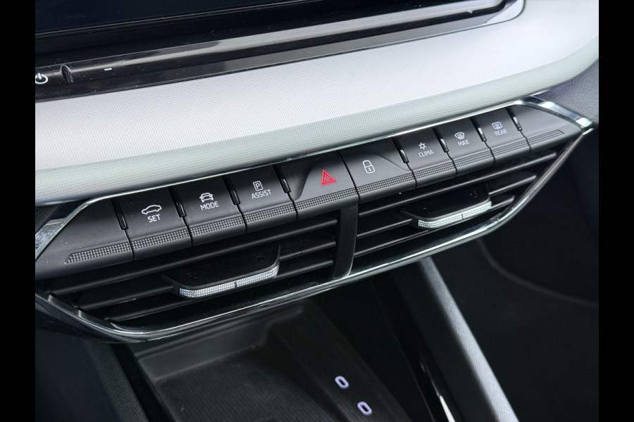 Škoda Octavia Combi 1.0TSI Pano.dak Trekhaak Adap.Cruise Stoelverwarming Navi Ecc Camera Apple Carplay Android Auto Pdc Business Edition Plus Keyless Elek.Achterklep DAB Lmv 17" Led P-Assist Virtual Cockpit Dealeronderhouden 1.300KG Trekgewicht Origineel Nederlandse Auto