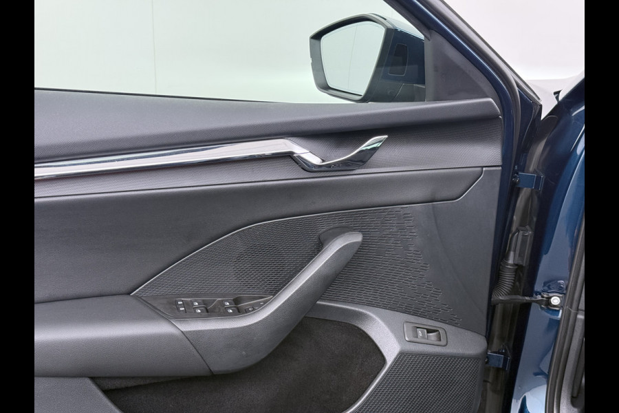 Škoda Octavia Combi 1.0TSI Pano.dak Trekhaak Adap.Cruise Stoelverwarming Navi Ecc Camera Apple Carplay Android Auto Pdc Business Edition Plus Keyless Elek.Achterklep DAB Lmv 17" Led P-Assist Virtual Cockpit Dealeronderhouden 1.300KG Trekgewicht Origineel Nederlandse Auto