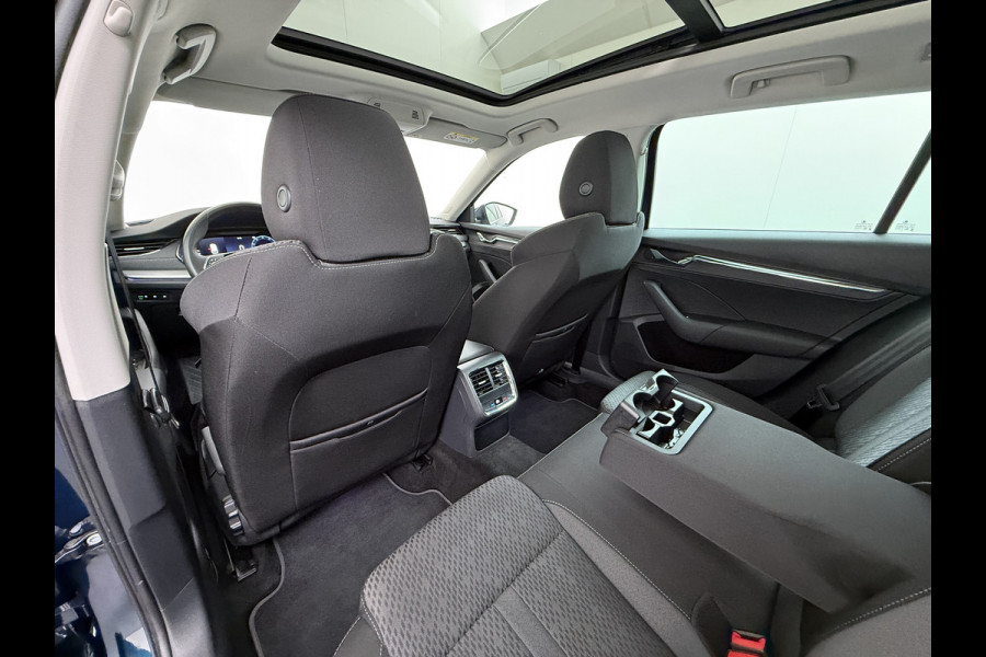 Škoda Octavia Combi 1.0TSI Pano.dak Trekhaak Adap.Cruise Stoelverwarming Navi Ecc Camera Apple Carplay Android Auto Pdc Business Edition Plus Keyless Elek.Achterklep DAB Lmv 17" Led P-Assist Virtual Cockpit Dealeronderhouden 1.300KG Trekgewicht Origineel Nederlandse Auto