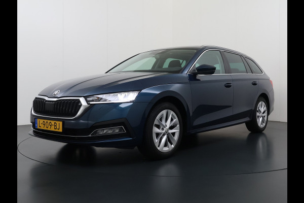Škoda Octavia Combi 1.0TSI Pano.dak Trekhaak Adap.Cruise Stoelverwarming Navi Ecc Camera Apple Carplay Android Auto Pdc Business Edition Plus Keyless Elek.Achterklep DAB Lmv 17" Led P-Assist Virtual Cockpit Dealeronderhouden 1.300KG Trekgewicht Origineel Nederlandse Auto