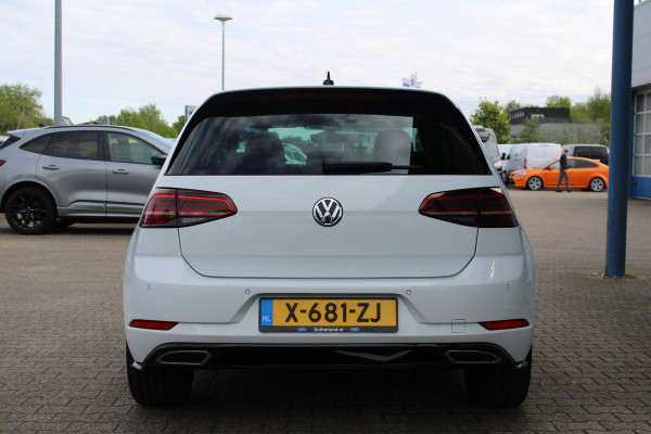Volkswagen Golf 1.5 TSI Highline Business R | Alcantara Bekleding | Adaptive Cruise Control | Stoelverwarming | Climate Control | Navigatie | Parkeersensoren |